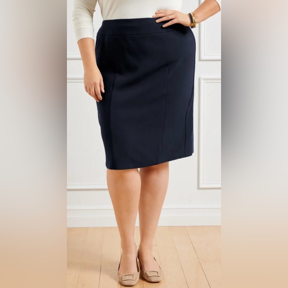 Talbots | Women’s navy blue wool blend pencil skirt, zip back, lined, size 12